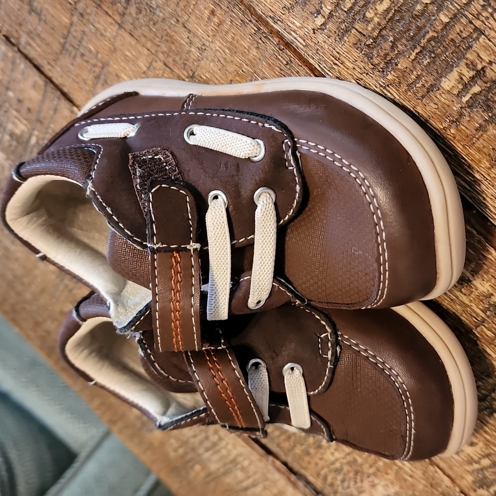 Mobility Kids Shoe - Picture 3 of 6